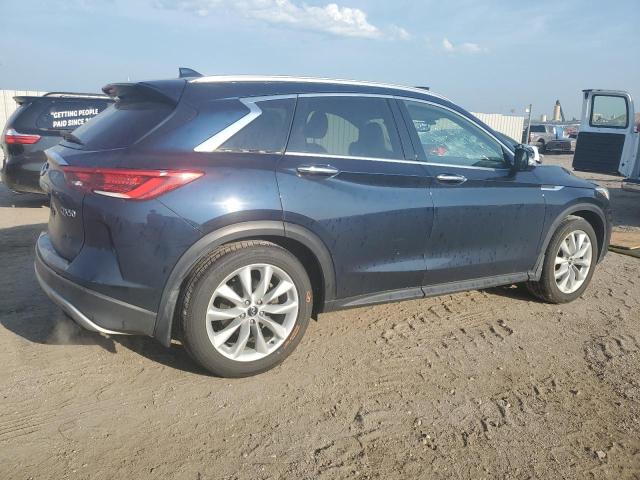 3PCAJ5M31KF101538 - 2019 INFINITI QX50 ESSENTIAL BLUE photo 3