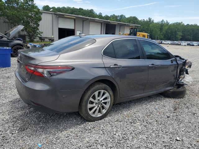 4T1C11BK1PU102890 - 2023 TOYOTA CAMRY LE ნაცრისფერი ფოტო 3