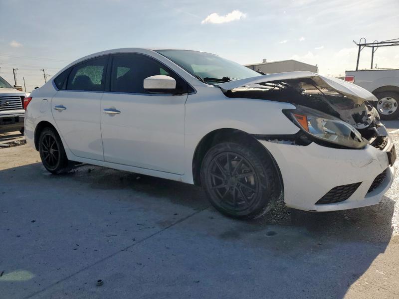 3N1AB7AP5JY222000 - 2018 NISSAN SENTRA S WHITE photo 4
