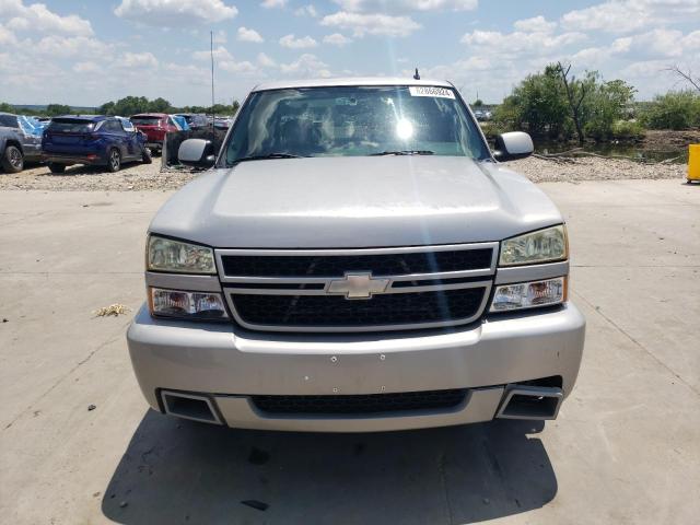 2GCEC19N061251597 - 2006 CHEVROLET SILVERADO C1500 SILVER photo 5