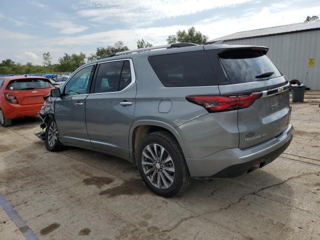 1GNEVKKW3PJ111030 - 2023 CHEVROLET TRAVERSE PREMIER GRAY photo 2