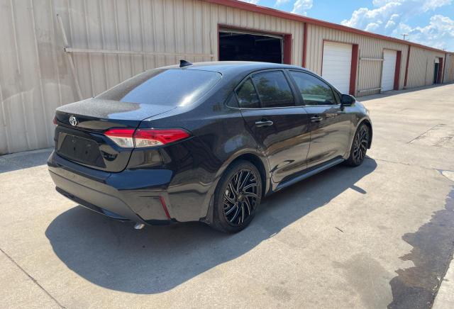 5YFEPMAE8MP200669 - 2021 TOYOTA COROLLA LE BLACK photo 4