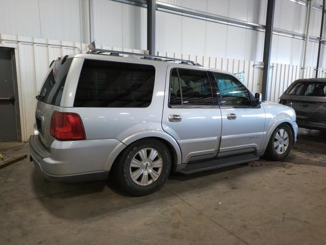 5LMFU28R33LJ02739 - 2003 LINCOLN NAVIGATOR 银色 照片 3