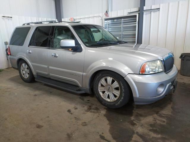 5LMFU28R33LJ02739 - 2003 LINCOLN NAVIGATOR 银色 照片 4