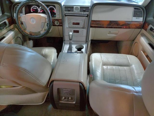 5LMFU28R33LJ02739 - 2003 LINCOLN NAVIGATOR 银色 照片 8