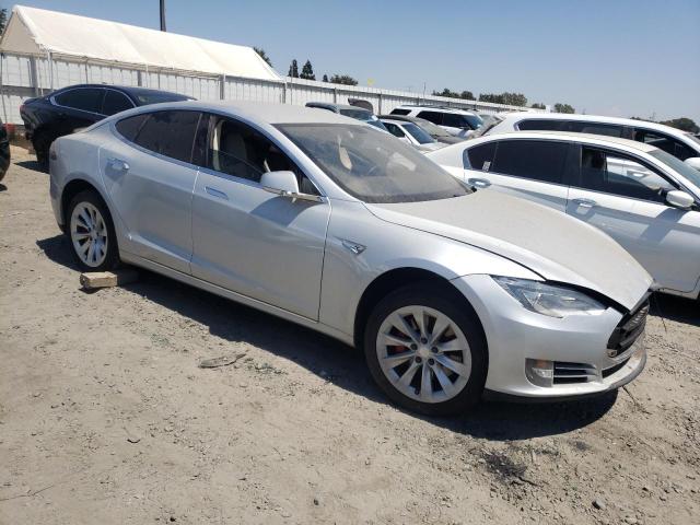 5YJSA1CN7DFP14699 - 2013 TESLA MODEL S Արծաթագույն լուսանկար 4
