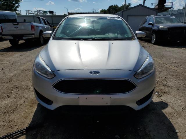 1FADP3F23GL221081 - 2016 FORD FOCUS SE SILVER photo 5