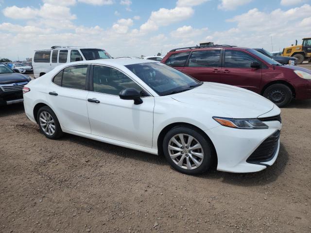 JTNB11HK0J3052550 - 2018 TOYOTA CAMRY L WHITE photo 4