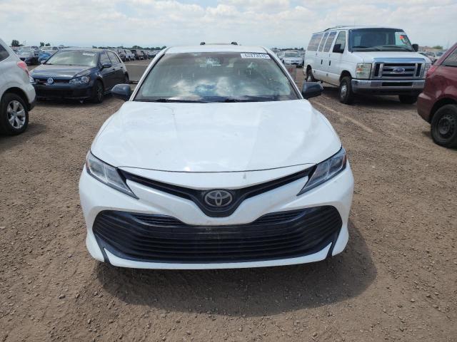 JTNB11HK0J3052550 - 2018 TOYOTA CAMRY L WHITE photo 5