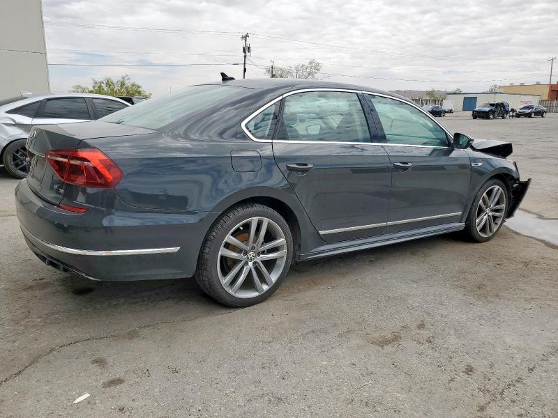1VWDT7A34HC041832 - 2017 VOLKSWAGEN PASSAT R-LINE ნაცრისფერი ფოტო 3
