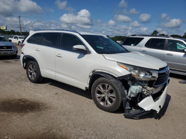 5TDKKRFH1FS068267 - 2015 TOYOTA HIGHLANDER XLE Білий фото 4