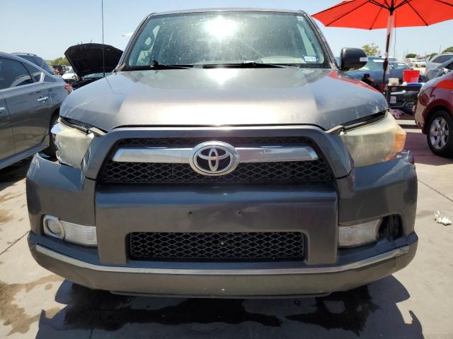 JTEZU5JR2D5061067 - 2013 TOYOTA 4RUNNER SR5 GRAY photo 5