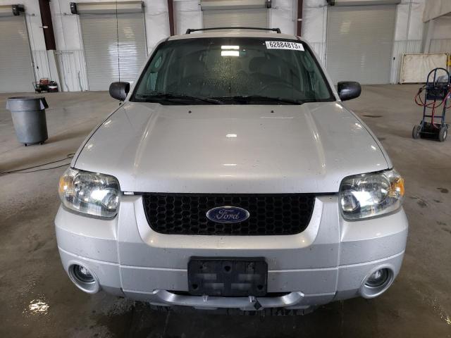 1FMYU94115KA68992 - 2005 FORD ESCAPE LIMITED SILVER photo 5