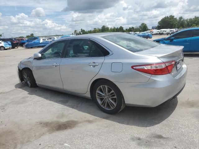 4T1BF1FKXFU481880 - 2015 TOYOTA CAMRY LE SILVER photo 2