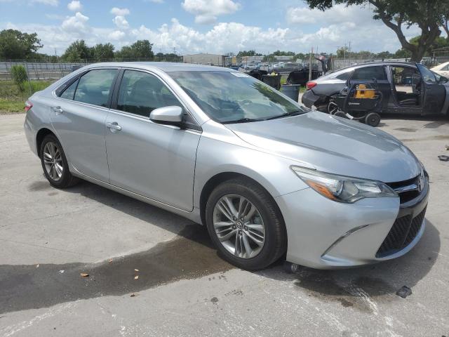 4T1BF1FKXFU481880 - 2015 TOYOTA CAMRY LE SILVER photo 4