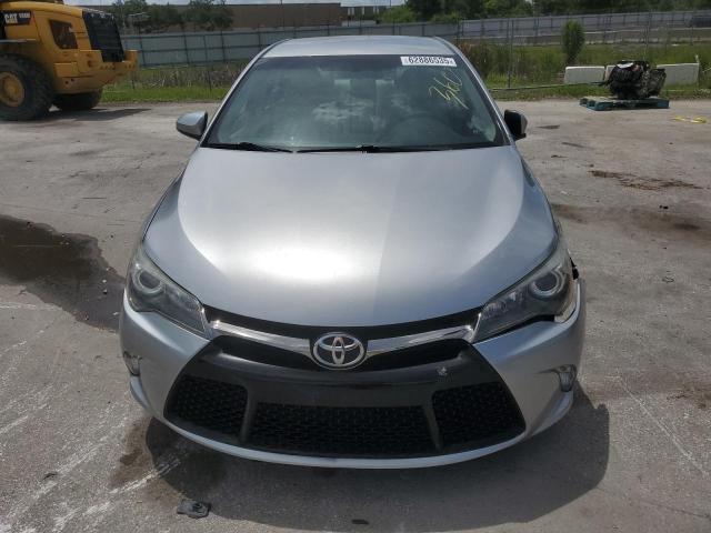 4T1BF1FKXFU481880 - 2015 TOYOTA CAMRY LE SILVER photo 5