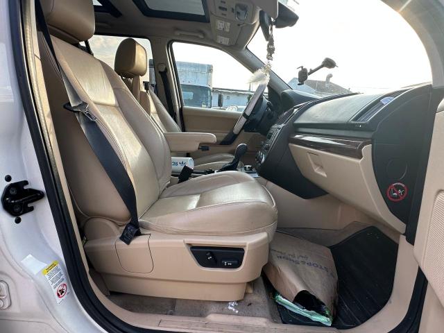 SALFT24N58H098337 - 2008 LAND ROVER LR2 HSE TECHNOLOGY WHITE photo 5