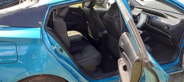 JTDKARFP2H3013986 - 2017 TOYOTA PRIUS PRIM 蓝色 照片 6