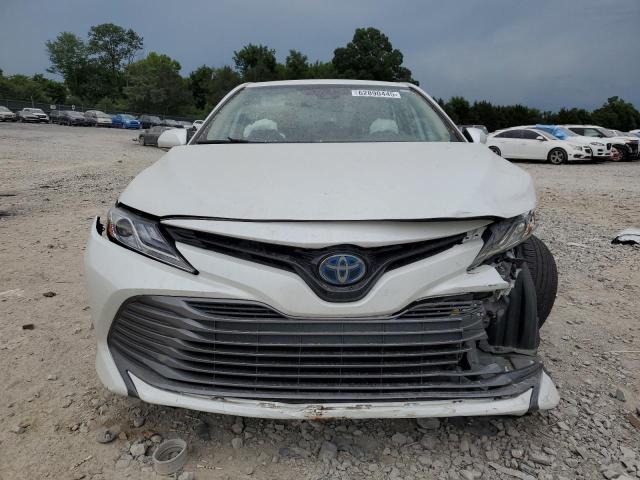 4T1F31AK2LU526209 - 2020 TOYOTA CAMRY XLE WHITE photo 5