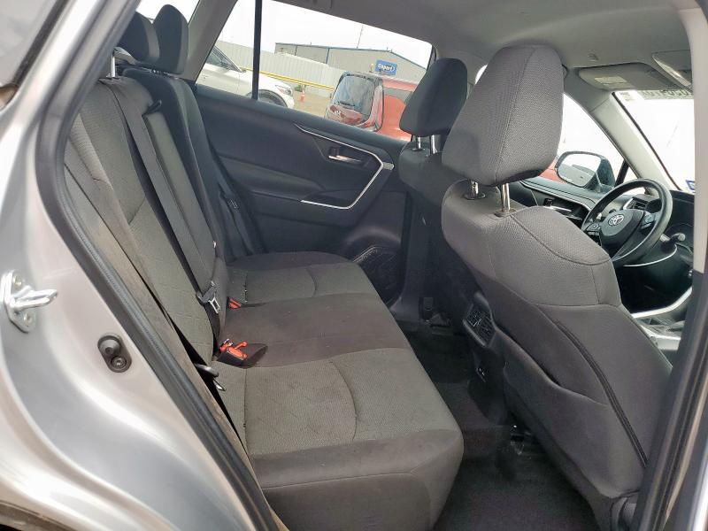 2T3P1RFVXPW389769 - 2023 TOYOTA RAV4 XLE 银色 照片 11