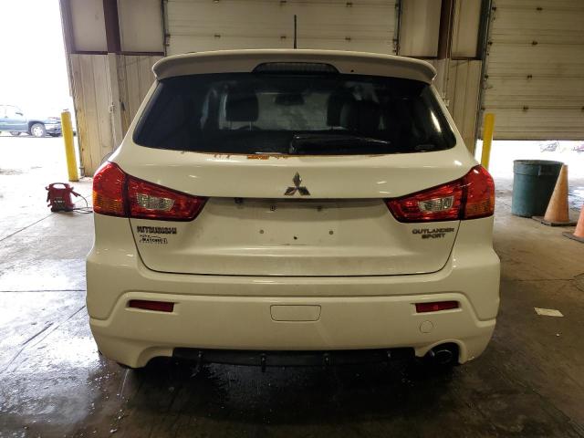 JA4AR4AU5CZ005000 - 2012 MITSUBISHI OUTLANDER SE WHITE photo 6