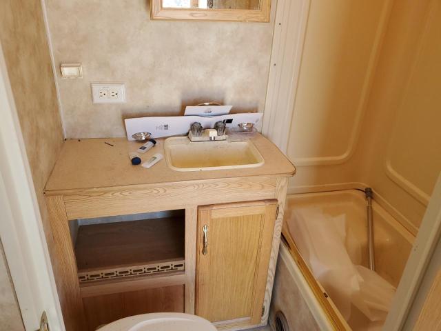 4YDF2152537306429 - 2003 KEYSTONE HORNET WHITE photo 6