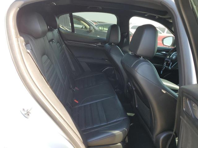 ZASFAKNN8J7C20686 - 2018 ALFA ROMEO STELVIO TI SPORT WHITE photo 11