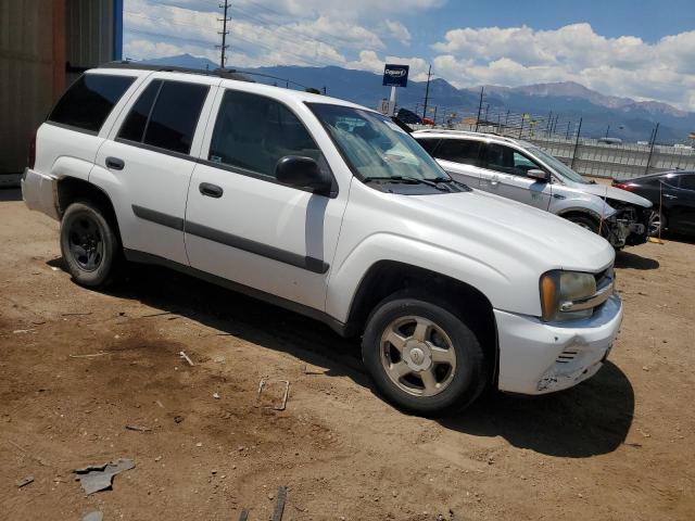 1GNDT13S152354169 - 2005 CHEVROLET TRAILBLAZE LS WHITE photo 4