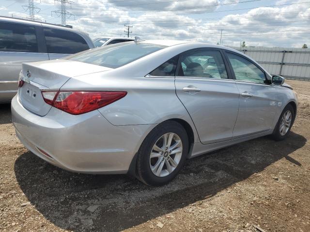 5NPEB4AC7DH810086 - 2013 HYUNDAI SONATA GLS SILVER photo 3