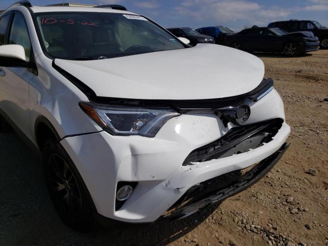 JTMWFREV2JJ753512 - 2018 TOYOTA RAV4 ADVENTURE WHITE photo 9