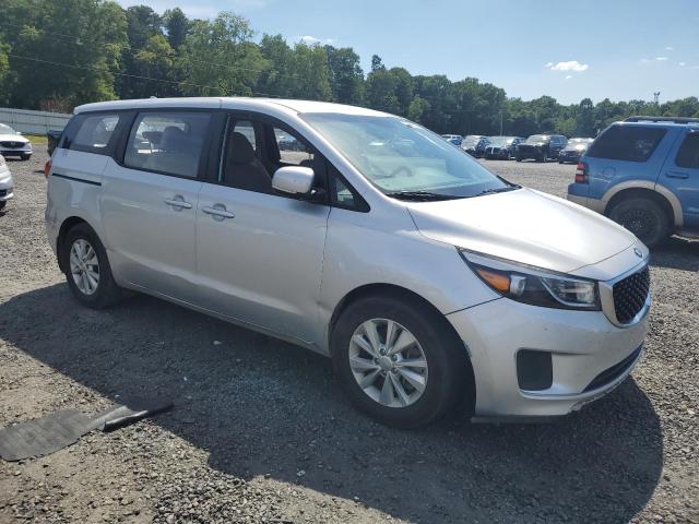 KNDMA5C18H6269839 - 2017 KIA SEDONA L SILVER photo 4