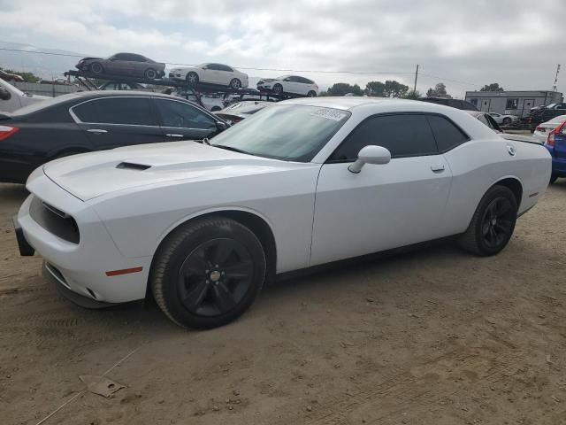 2C3CDZAG6GH137391 - 2016 DODGE CHALLENGER SXT WHITE photo 1