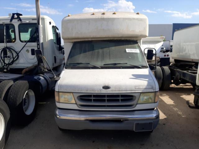 1FDWE35L1YHB93218 - 2000 FORD ECONOLINE E350 SUPER DUTY CUTAWAY VAN WHITE photo 5