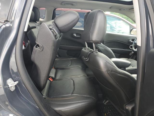 3C4NJDCBXJT349615 - 2018 JEEP COMPASS LIMITED Szary zdjęcie 11