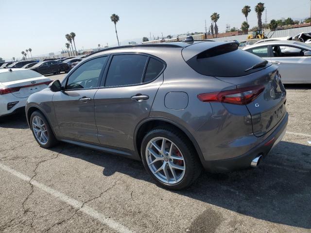 ZASPAKBN7K7C30393 - 2019 ALFA ROMEO STELVIO TI ნაცრისფერი ფოტო 2