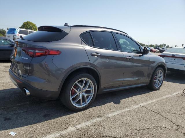 ZASPAKBN7K7C30393 - 2019 ALFA ROMEO STELVIO TI ნაცრისფერი ფოტო 3