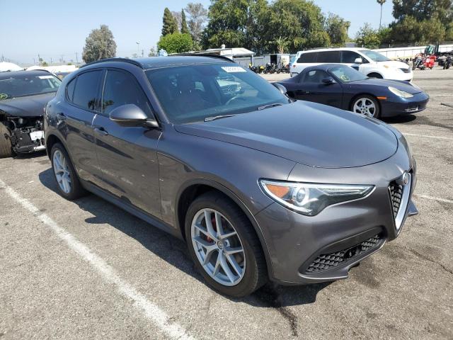 ZASPAKBN7K7C30393 - 2019 ALFA ROMEO STELVIO TI ნაცრისფერი ფოტო 4
