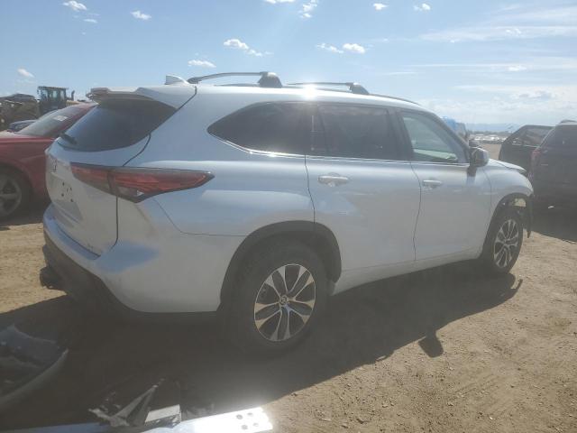 5TDGZRBH8NS592604 - 2022 TOYOTA HIGHLANDER XLE WHITE photo 3