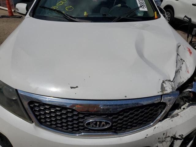 5XYKUDA2XBG041303 - 2011 KIA SORENTO EX WHITE photo 12