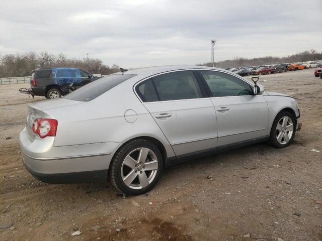 WVWAK73C08E165154 - 2008 VOLKSWAGEN PASSAT KOMFORT SILVER photo 3