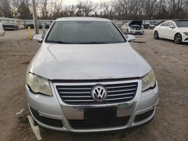 WVWAK73C08E165154 - 2008 VOLKSWAGEN PASSAT KOMFORT SILVER photo 5