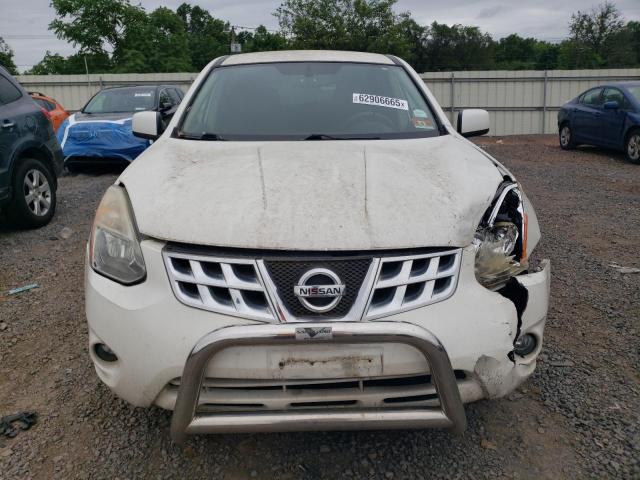 JN8AS5MV2DW653597 - 2013 NISSAN ROGUE S WHITE photo 5