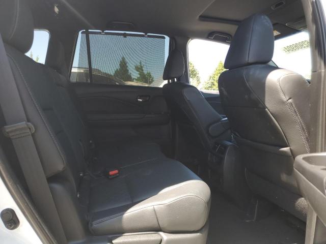 5FNYF7H52KB011726 - 2019 HONDA PASSPORT EXL WHITE photo 11