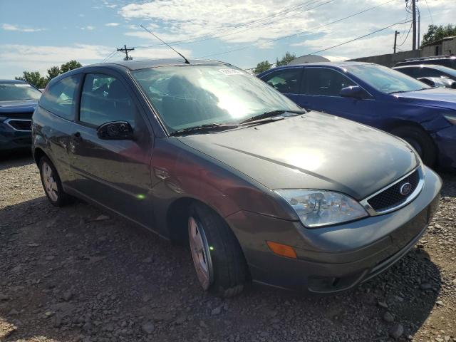 1FAHP31N36W148147 - 2021 FORD FOCUS ZX3 GRAY photo 4