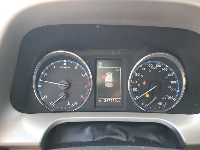 2T3BFREVXJW750891 - 2018 TOYOTA RAV4 LE Сұр фото 9