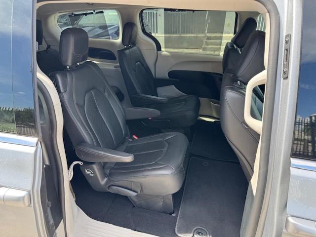 2C4RC1BG8KR561280 - 2019 CHRYSLER PACIFICA TOURING L SILVER photo 11