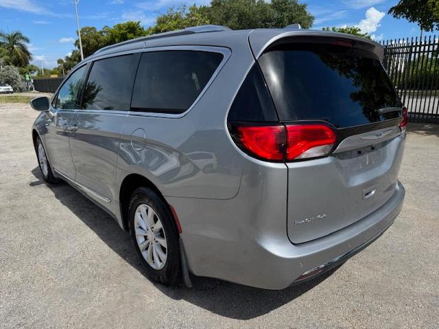 2C4RC1BG8KR561280 - 2019 CHRYSLER PACIFICA TOURING L SILVER photo 2