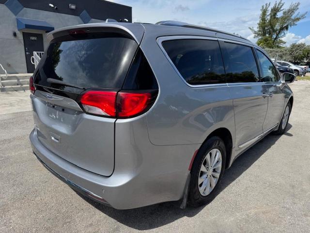2C4RC1BG8KR561280 - 2019 CHRYSLER PACIFICA TOURING L SILVER photo 3
