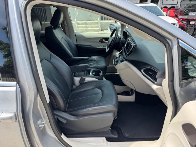 2C4RC1BG8KR561280 - 2019 CHRYSLER PACIFICA TOURING L SILVER photo 7