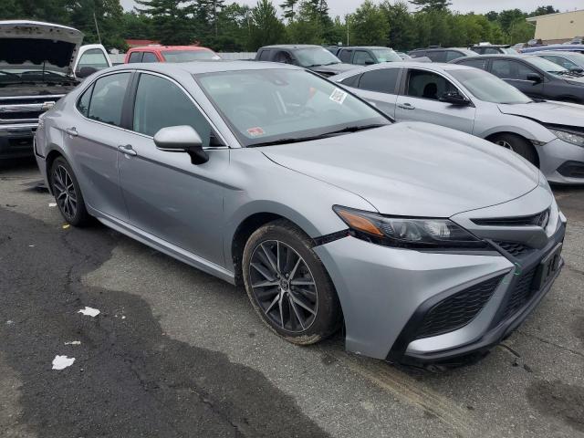 4T1G11BK3PU086063 - 2023 TOYOTA CAMRY SE NIGHT SHADE SILVER photo 4